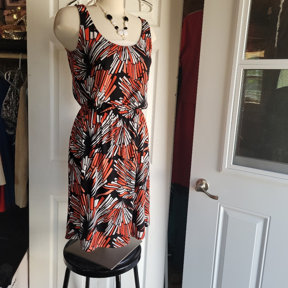 Black and Orange Sleeveless Patterned Dress With Elastic Waist